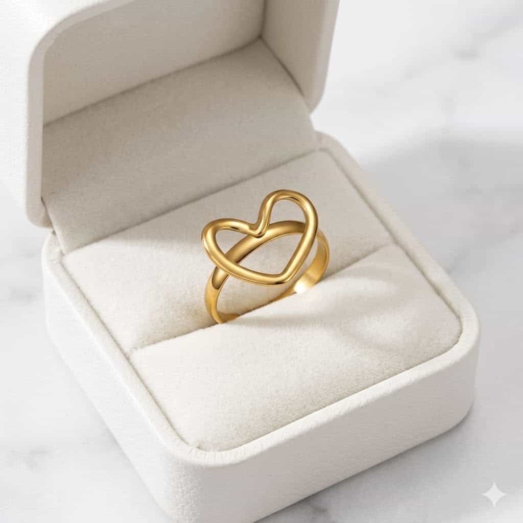Hollow heart ring