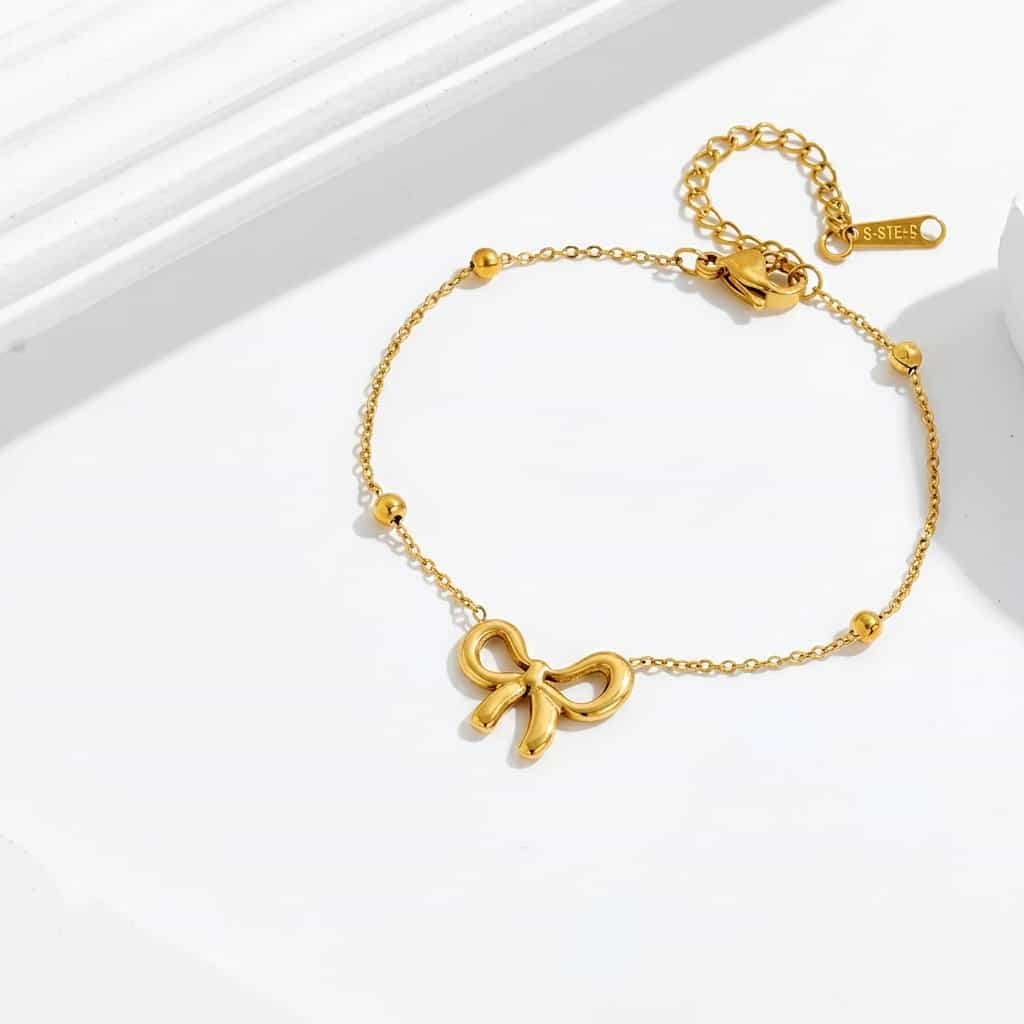 Golden bow bracelet